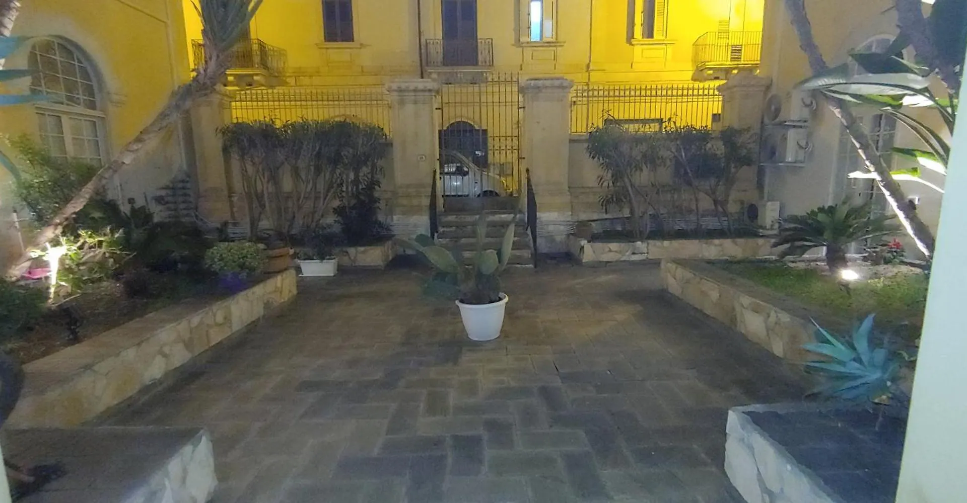 Oltremare Home Syracuse Italy