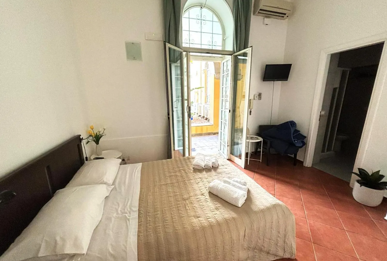 Oltremare Home Syracuse Italy